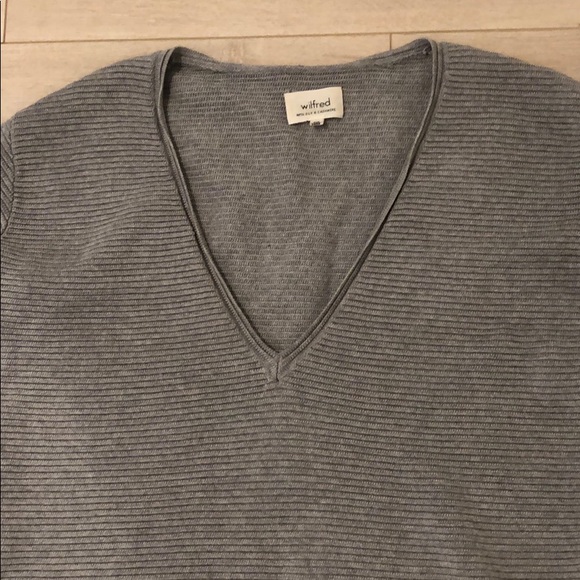 Wilfred textured ribbed deep v neck sweater - Picture 4 of 4